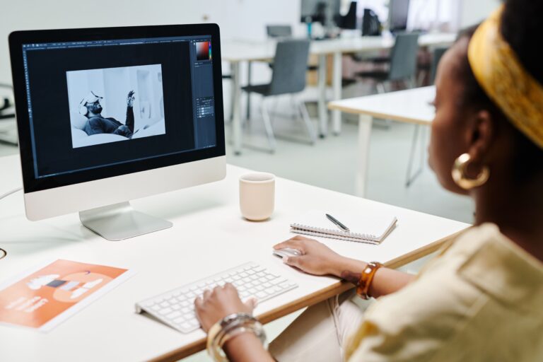 How Much Do Graphic Designers Earn in South Africa? – Know Key Factors and Career Insights!